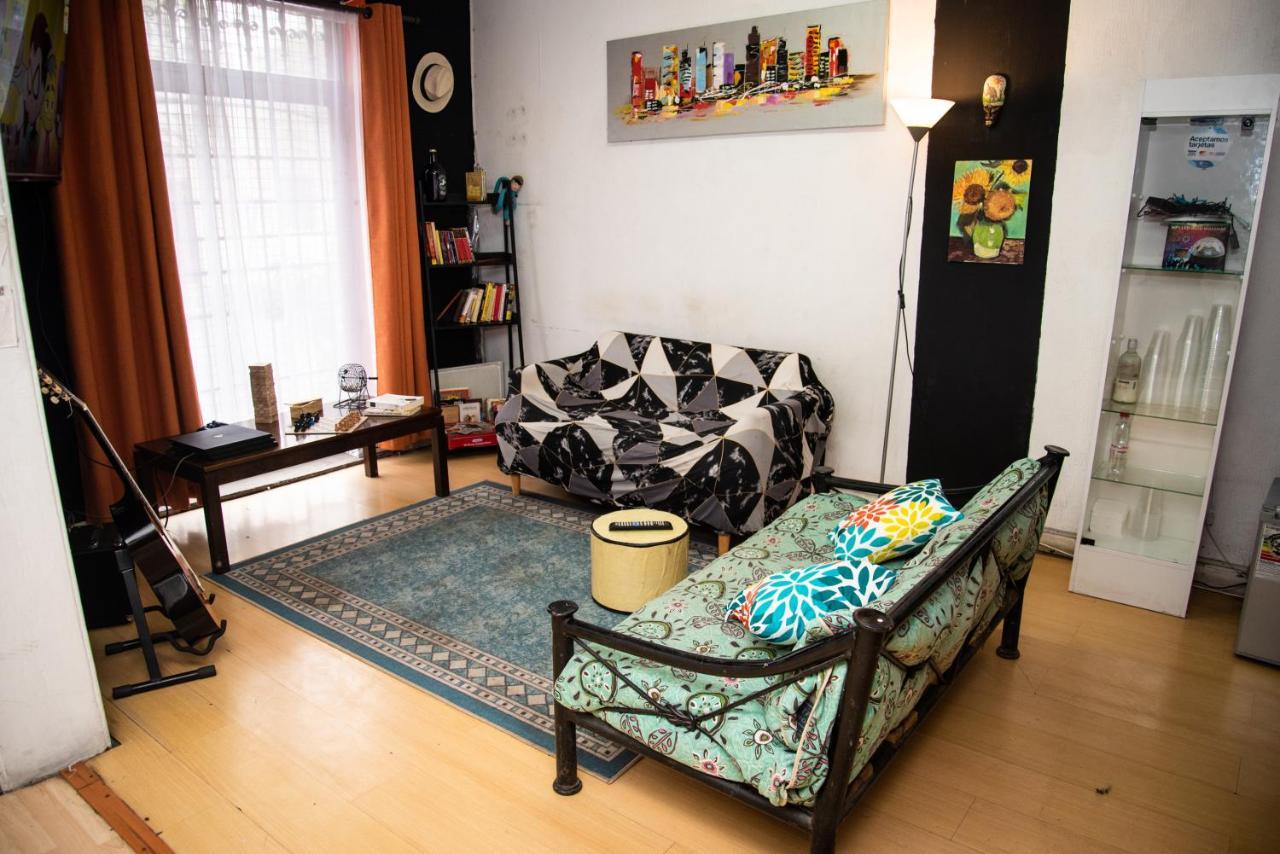 Urbano Hostel Santiago del Cile Esterno foto
