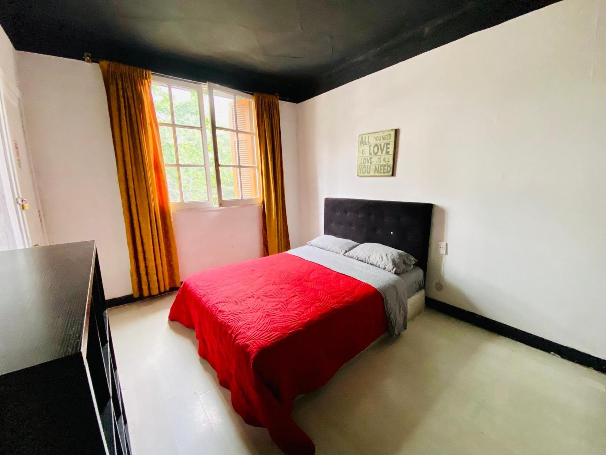 Urbano Hostel Santiago del Cile Esterno foto
