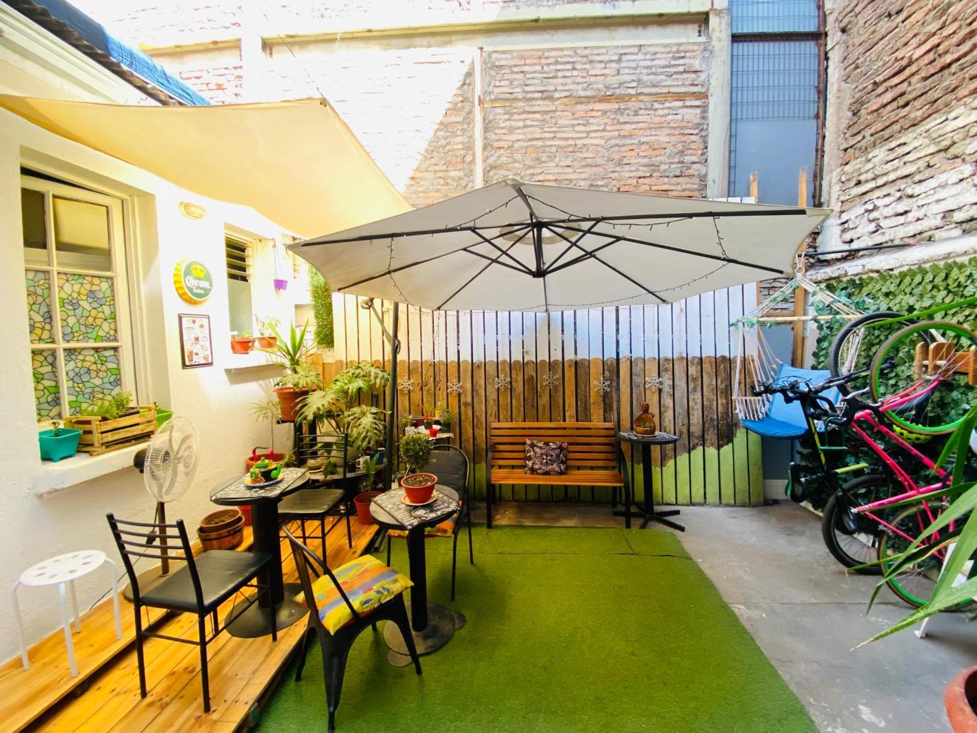 Urbano Hostel Santiago del Cile Esterno foto