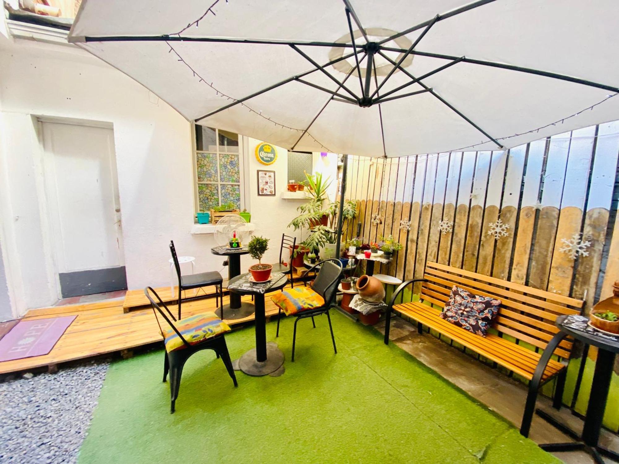 Urbano Hostel Santiago del Cile Esterno foto